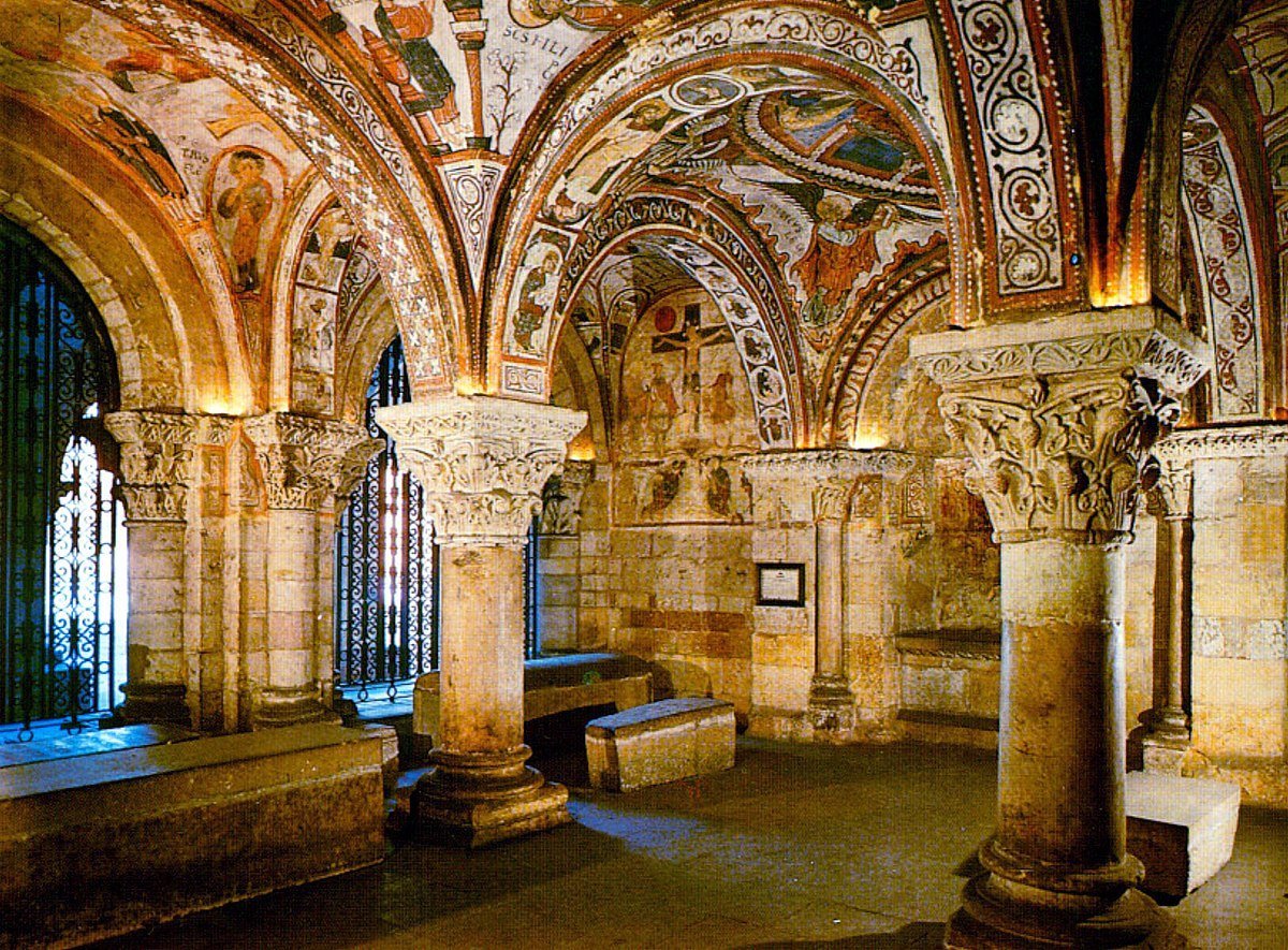 Collegiate-san-isidoro-pantheon
