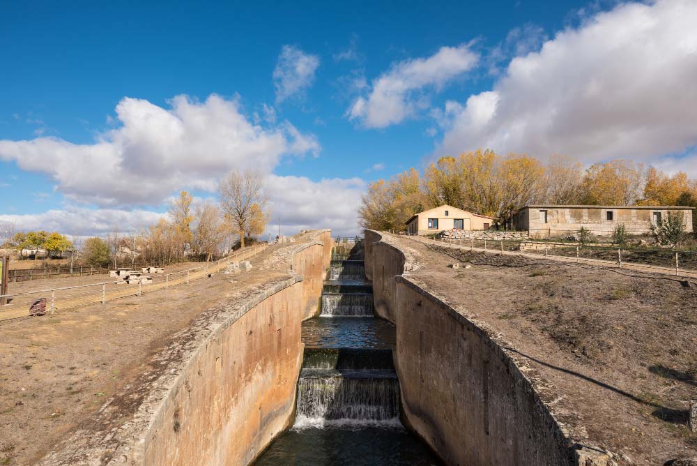 Canal de Castilla in Frómista