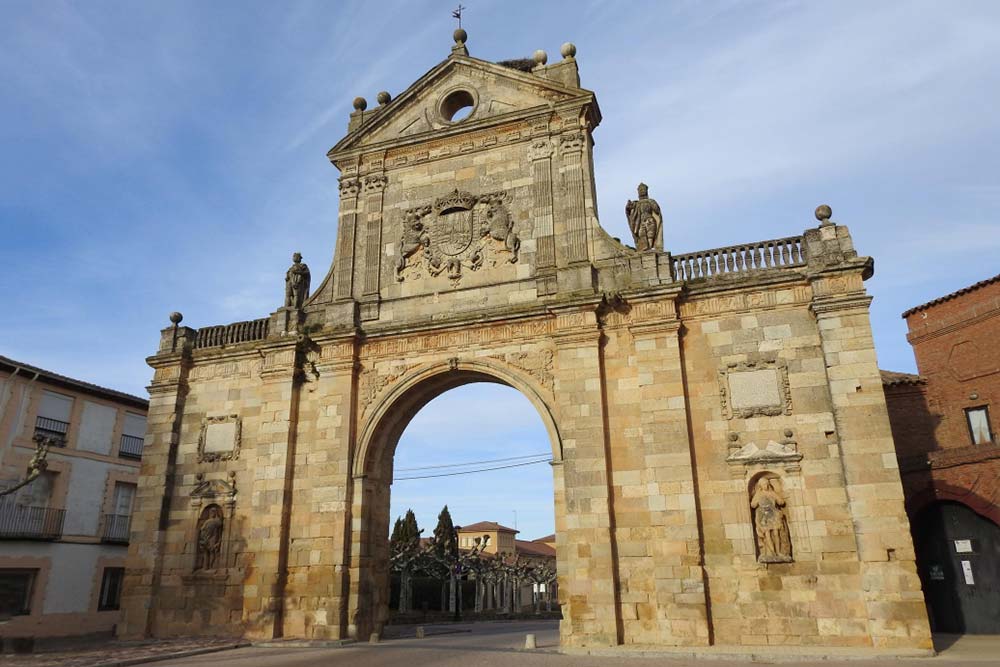 Arco de San Benito in Sahagún
