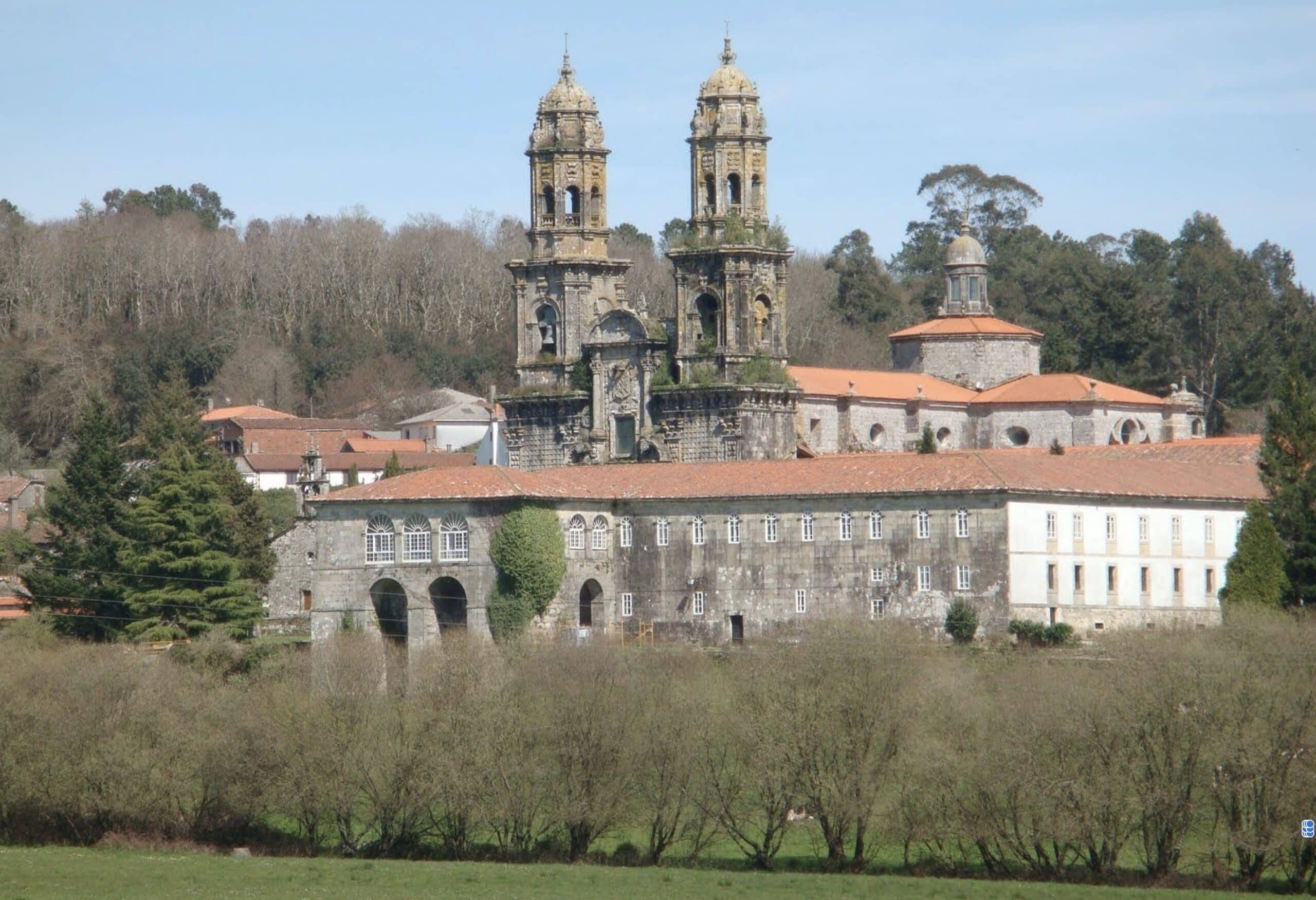 monastery-of-sobrado-two-monxes